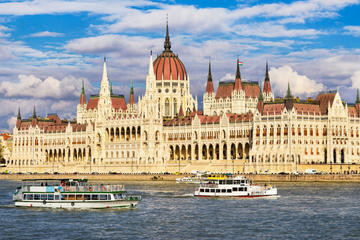 All-Day Semi-Private City Tour of Budapest With Lunch And Cruise