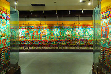 4-Hour Tibetan Medicine Culture Museum Tour with Hiking from Xining