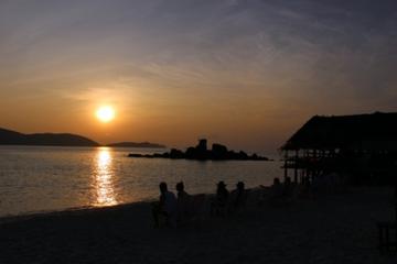 Small-Group Sunrise Tour to Phi Phi Island from Phuket
