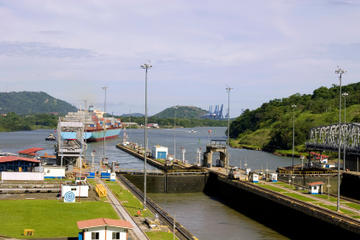 Panama Canal Partial Transit Sightseeing Cruise