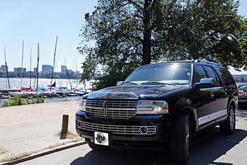 Private Full-Day Hamburg Countryside Tour in a Large SUV