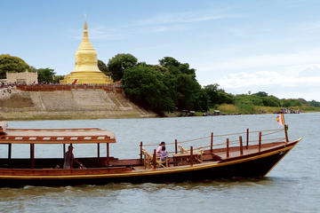 1-Hour Shared Boat Sunset Cruise in Old Bagan Including Welcome Drink