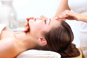 Customized Organic Facial Treatment With Skin Consultation
