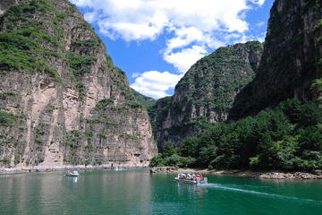 Longqing Gorge & Juyongguan Wall Private Tour with English Speaking Driver