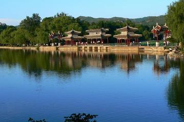 Private Driver to Chengde Summer Palace and Simatai Great Wall with Lunch