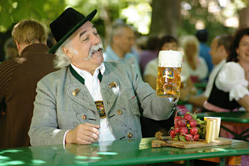 Behind-the-Scenes Brewery and Beer Tour in Munich