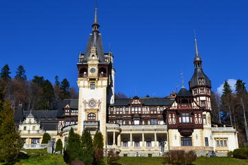 Private 2-Day Tour: Famous Castles of Romania from Bucharest