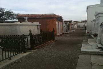 New Orleans St Louis Cemetery 1 Walking Tour