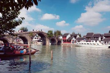Private Shanghai Highlights and Zhujiajiao Water Town in One Day