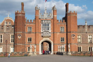 Windsor Castle - Hampton Court Palace Shuttle from Windsor Castle