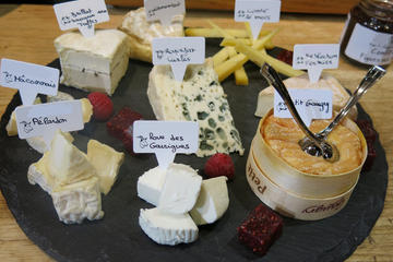 Professional Paris Cheese Tasting Near the Eiffel Tower