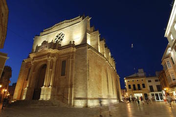 Ciutadella tour in the evening