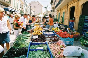 Excursion to the weekly market of Inca in Majorca