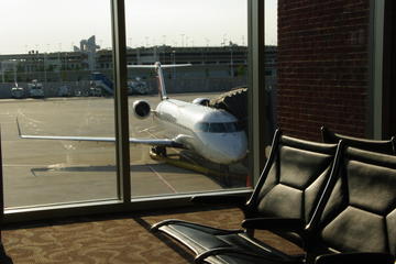 Private Arrival or Departure Transfer: Heathrow Airport to Luton Airport