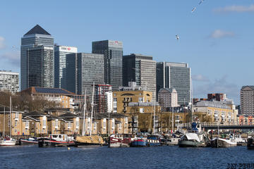 Private One Way or Round Trip Transfer: Heathrow Airport to East London