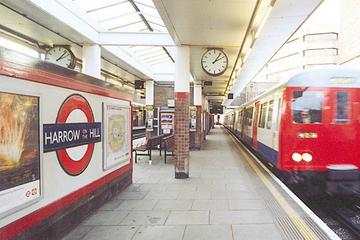 Private One Way or Round Trip Transfer: Heathrow Airport to Harrow