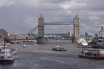 Private Round Trip Transfer: Heathrow Airport to London City