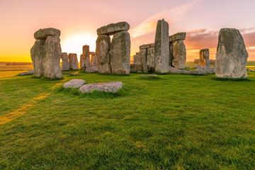 Private Transfer: Central London to Southampton Cruise Port Via Stonehenge