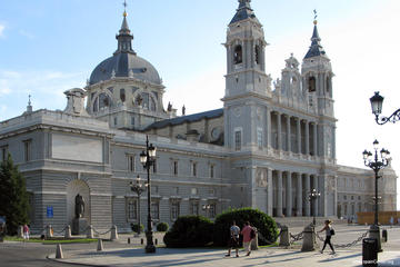 Private Tour: Madrid 'Car and Walk'