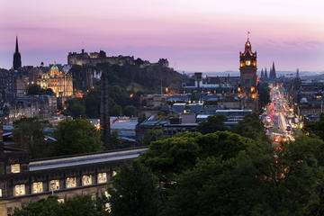 Dark Tales of Edinburgh Walking Tour with German-Speaking Guide