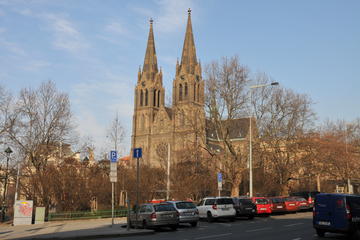Vinohrady Neighbourhood Walking Tour in Prague