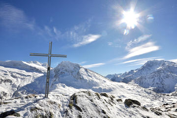 Trek from Italy to Switzerland with Transport from Arona