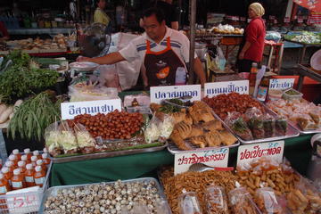 Half Day Or Tor Kor Market Group Tour