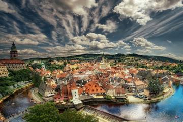 Private Sightseeing Trip from Prague to Hallstatt via Cesky Krumlov with a Guided tour