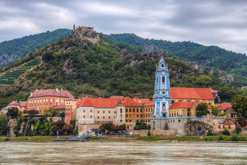 Private Sightseeing Trip from Vienna to ?eský Krumlov via Durnstein, Melk, and Rožmberk Castle