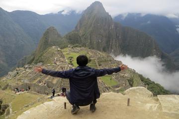 Small-Group Tour: Guide Service in Machu Picchu from Cusco