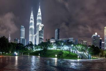 Skip the Line: Petronas Twin Tower Entry Ticket Including Hotel Delivery