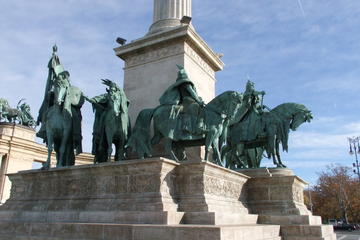 Best Historical Sights of Budapest Tour