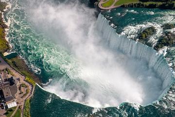 Niagara Falls Guided 9 Hour Day Trip with Round-trip Transfer