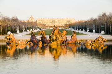 4 hour Versailles Tour including Skip the Line Castle Tickets & Licensed Guide