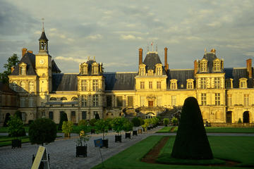 Fontainebleau Half Day Private Guided Tour from Paris