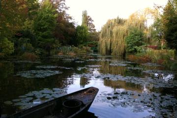 Versailles and Giverny full day tour including skip the lines tickets and guide