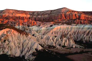Hiking in Red and Rose Valley