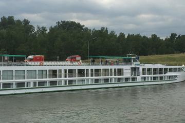 Private Transfer from Amsterdam Schiphol Airport to Amsterdam River Cruise Port