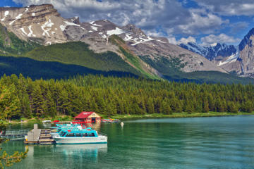 Day Trip Jasper City Sightseeing Tour and Maligne Lake Cruise near Jasper, Canada 