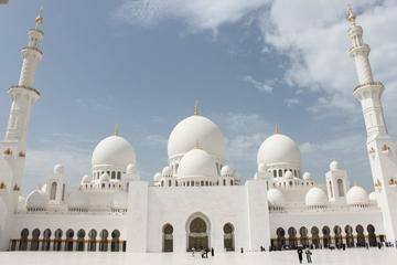 Abu Dhabi city tour (Discover worlds 4th largest capital city)