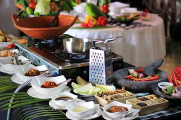 Traditional Balinese Cooking Class with Market Visit and Lunch in Seminyak