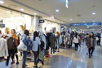 Unique Shopping Tour to Gangnam Underground Shopping Mall and Itaewon
