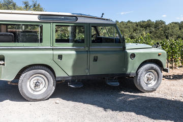 Private Off Road wine tour with 2 winery visits and many tastings
