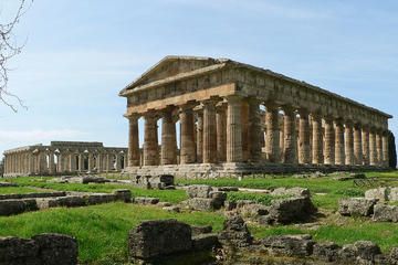 Private Day Tour: Paestum with Lunch and Shopping from Salerno