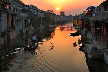 Private Xitang Water Village Sunset Boating Tour with Dinner from Shanghai