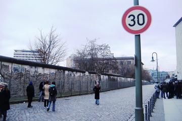 Custom Private Local's Christmas Tour in Berlin