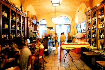 Degustazione di formaggi e vini a