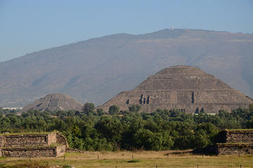 Full-Day Basilica of Guadalupe and Teotihuacan Archaeological Site Tour from Mexico City