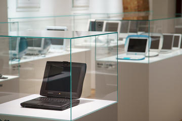 iGroup 15 People at Apple Museum: Discount PASS