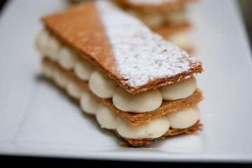 Small-Group Semi-Pro French Desserts Class in Paris
